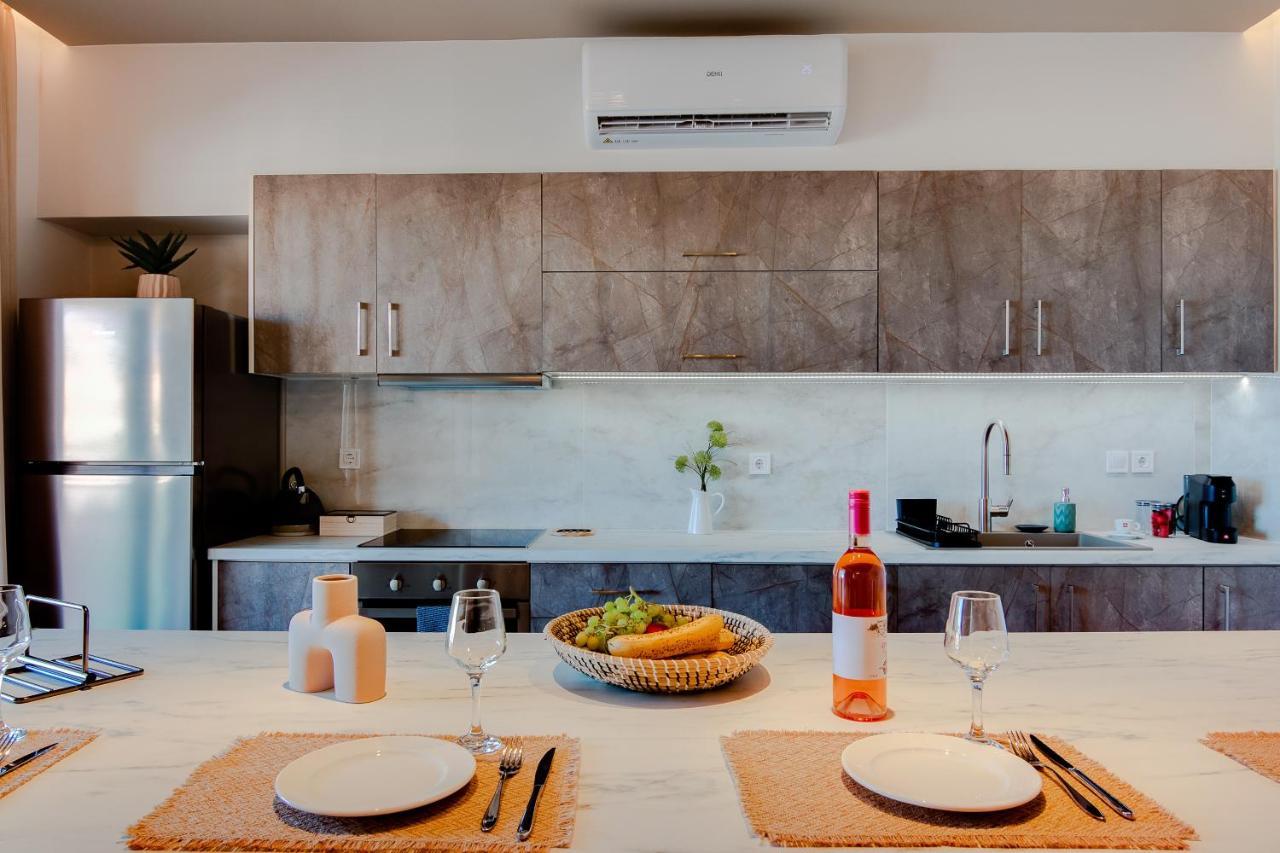 Agapi'S Luxury Apartment ไปโลส ภายนอก รูปภาพ