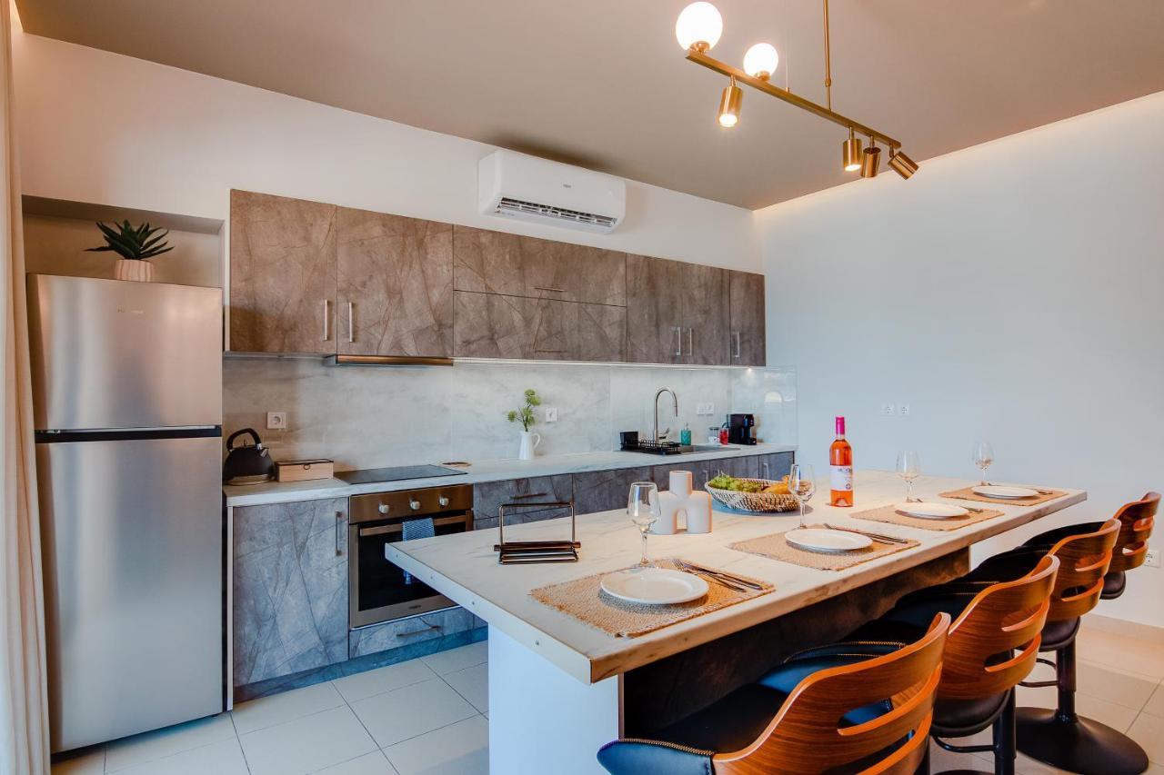 Agapi'S Luxury Apartment ไปโลส ภายนอก รูปภาพ